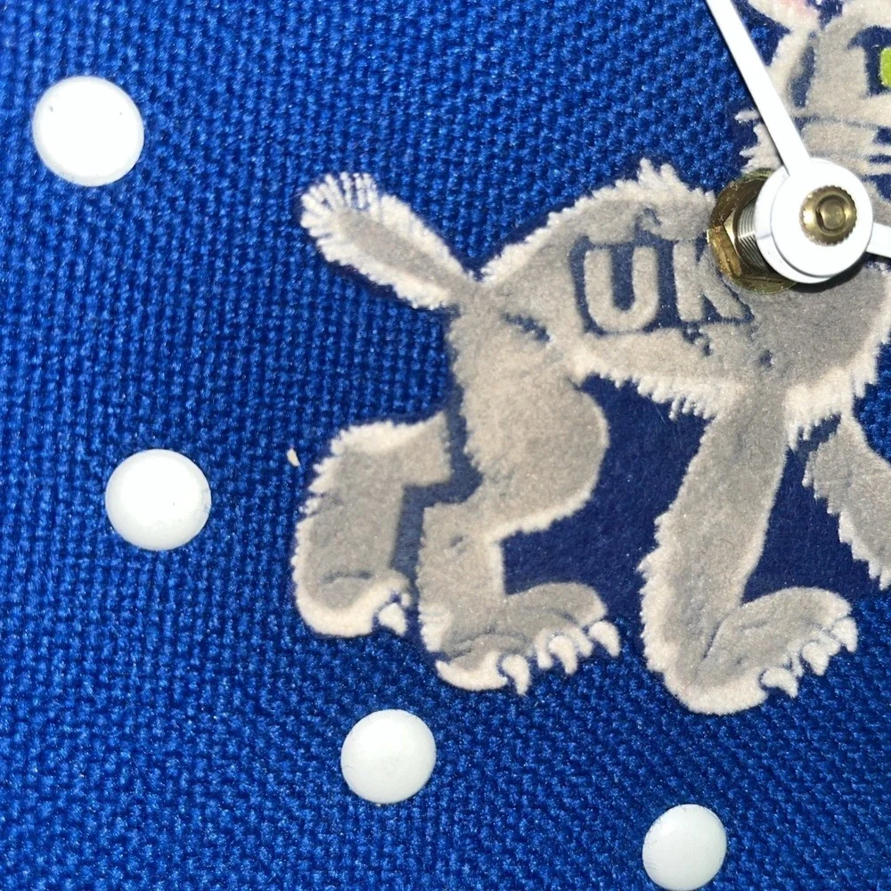 Vtg University Kentucky Wildcats Football Clock Hang Tuff  Rivets Non Working